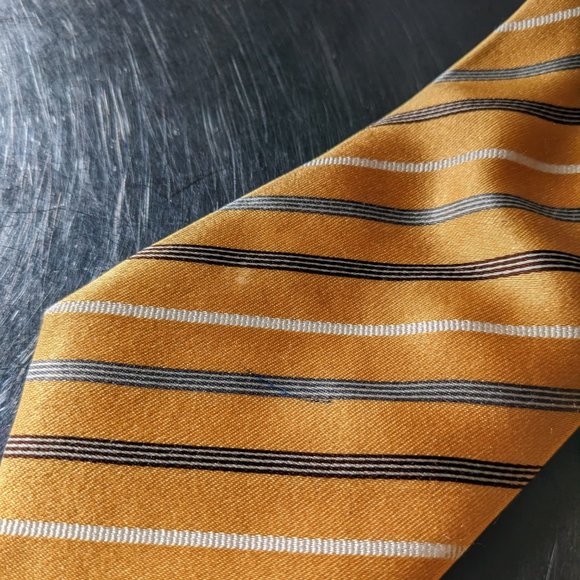 🔥 Amazing Vintage Guy LAROCHE Yellow Tie. Retro Yellow Striped Tie🔥 - Picture 3 of 9